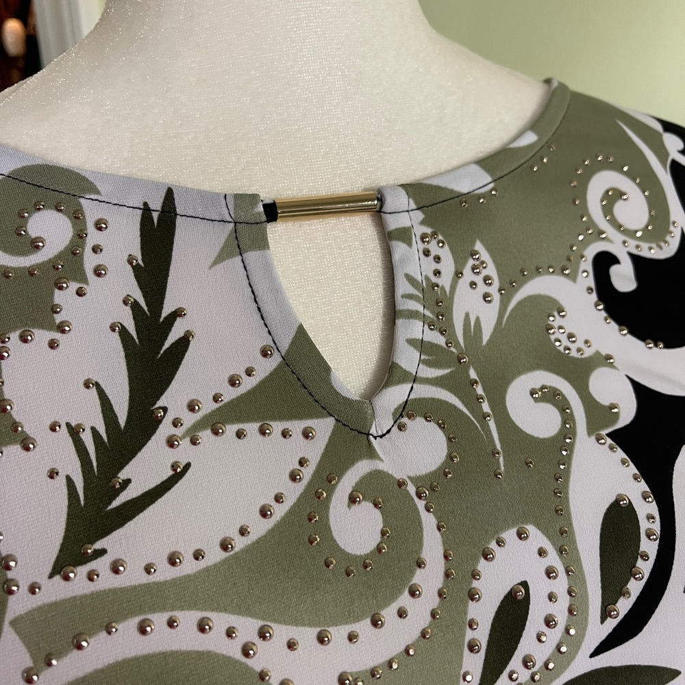 Patterned Blouse - Picture 5 of 7